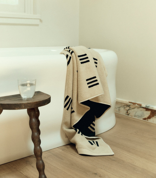 BAINA CLAREMONT BATH TOWEL Sand & Noir