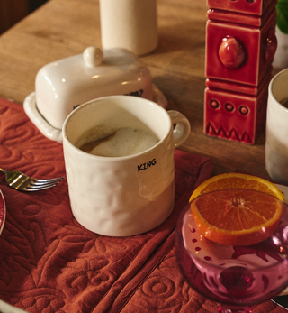 Anna + Nina King Tea Mug