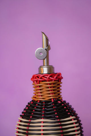 Maegen Oil Pourer - Black/Cream