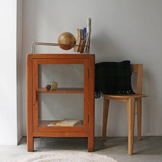 DETAIL Slope Bookend