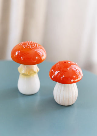 &Klevering Mushroom Salt & Pepper Shakers - La Gent Thoughtful Gifts