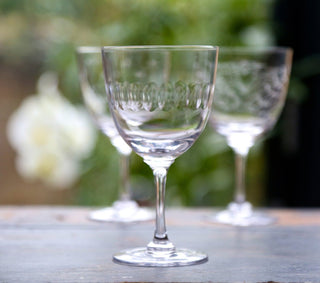 The Vintage List Lens Wine Glasses Set of 6 - La Gent Thoughtful Gifts